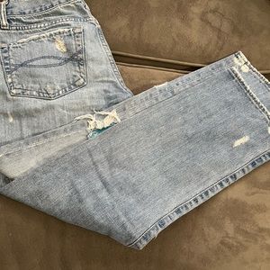 Juniors Abercrombie and Fitch size00 - Frozen themed distressed jeans